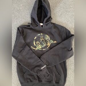 EUC Mitchell & Ness Vancouver Canucks hoody, size M.